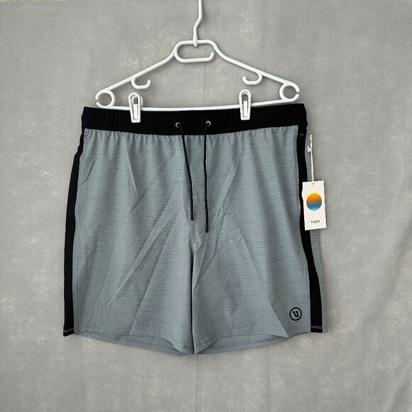 Vuori Shorts Mens M, XL Gray Peak Athletic v390 Activewear - Picture 1 of 14